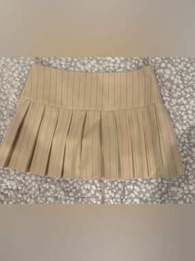 Zara Beige Pinstripe Pleated Mini Skirt